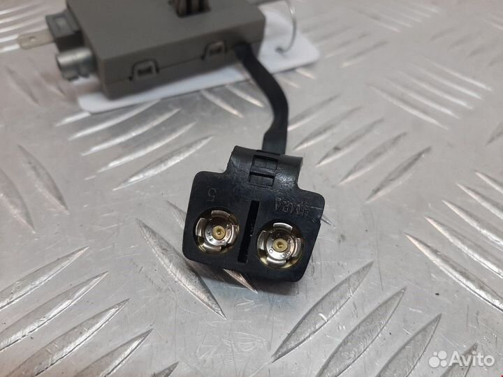 Усилитель антенны Volvo XC90 рест. 2011 30752097
