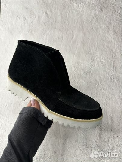 Ботинки замшевые женские