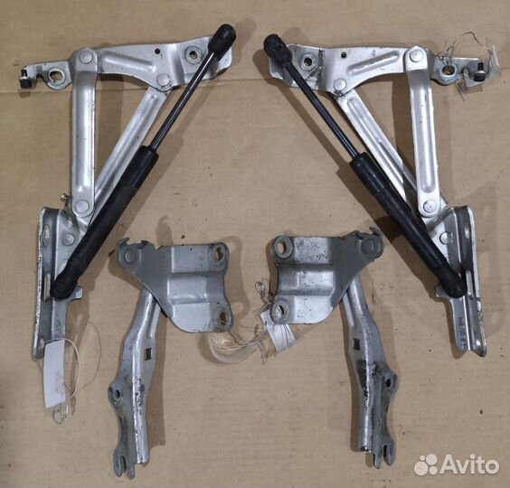 Петли и амортизаторы(стойки) капота мазда 6GH 2009