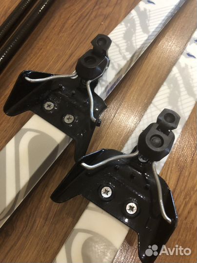 Лыжи беговые с ботинками 35 размер