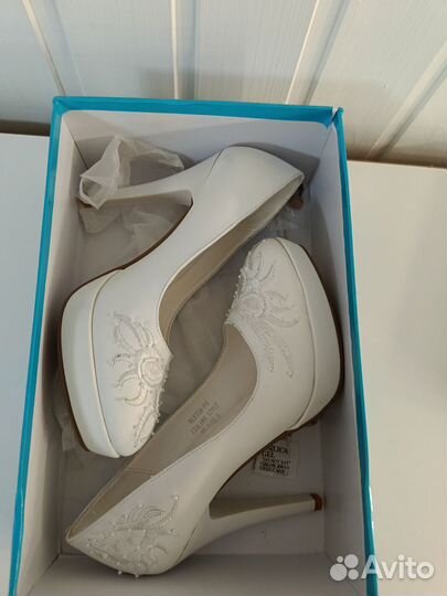 Туфли праздничные