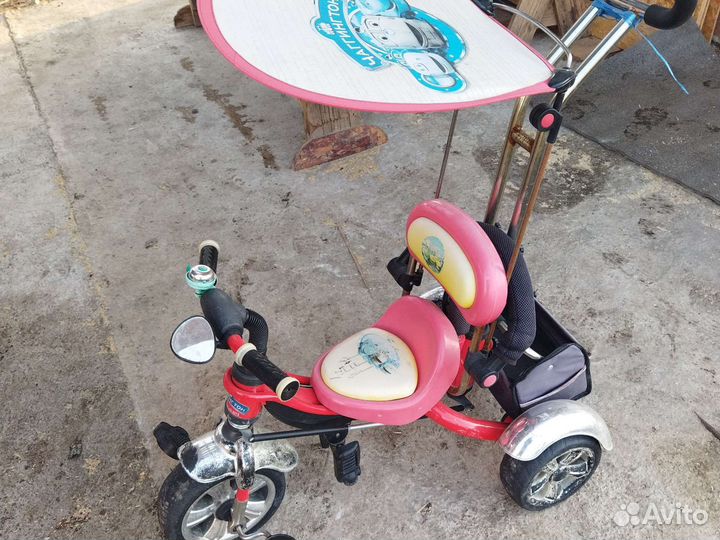 Детский велосипед с ручкой