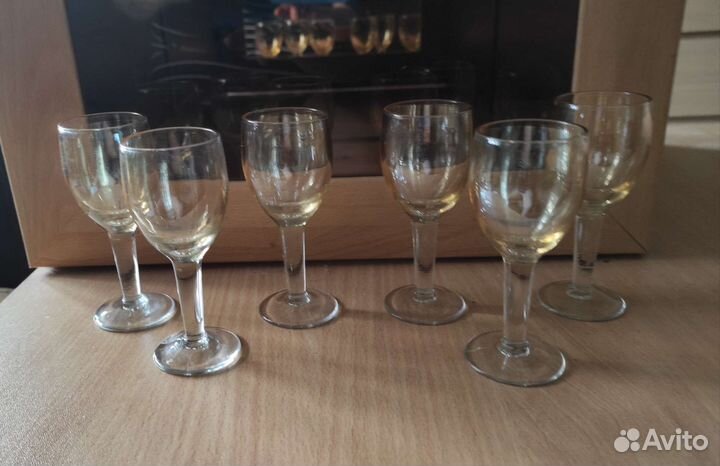 Бокалы, фужеры и рюмки