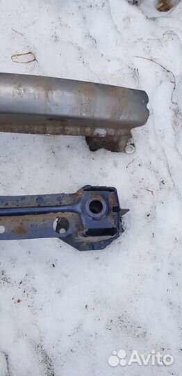 Усилитель заднего бампера