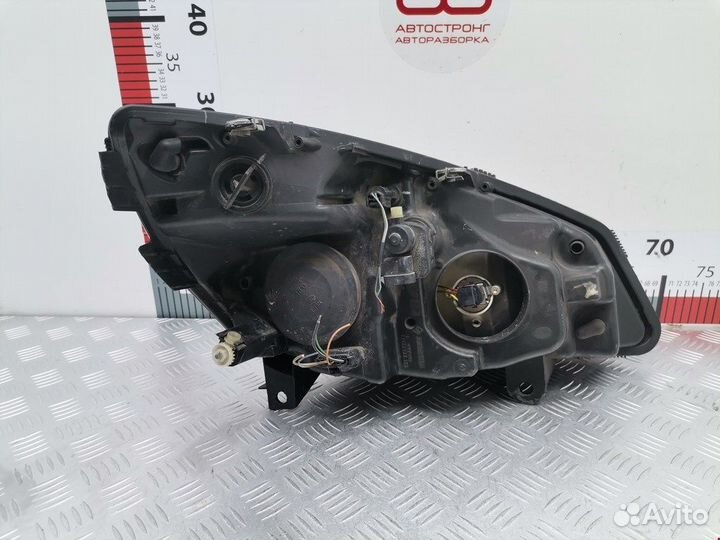 Фара передняя для Renault Scenic 2 260605447R