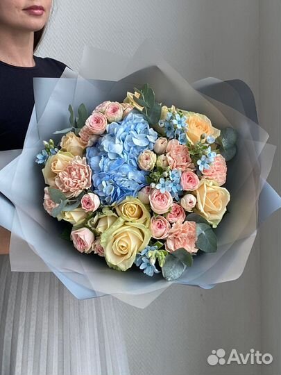 Гортензия пионовидные розы букет цветов