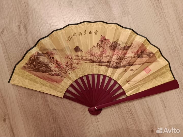 Веер деревянный в японском стиле