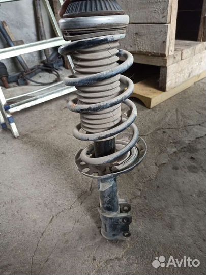 Стойка передняя левая opel astra h