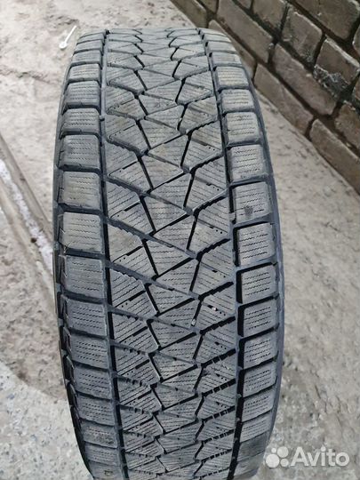 Bridgestone Blizzak DM-V2 225/65 R17