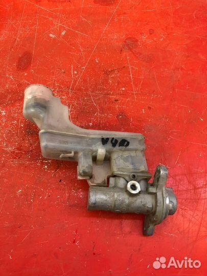 Главный тормозной цилиндр Toyota Camry XV40