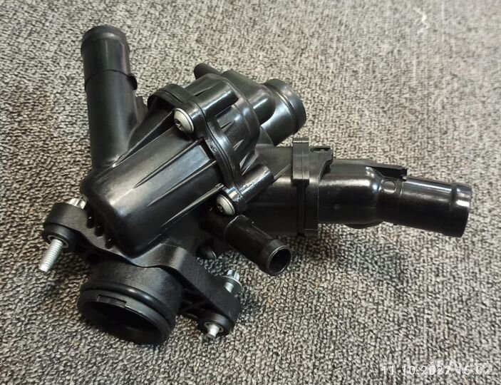 Термостат системы охлаждения Mercedes-Benz