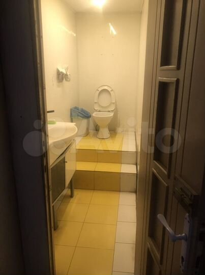 Комната 40 м² в 6-к., 2/2 эт.