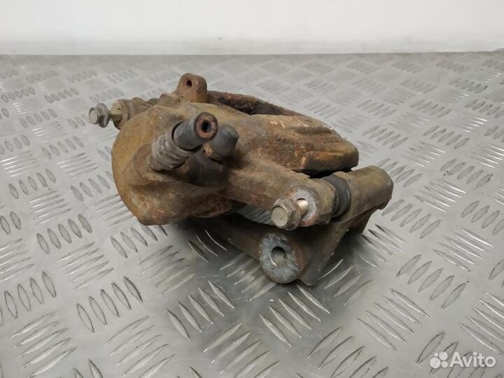 Суппорт тормозной задний правый Mercedes-Benz