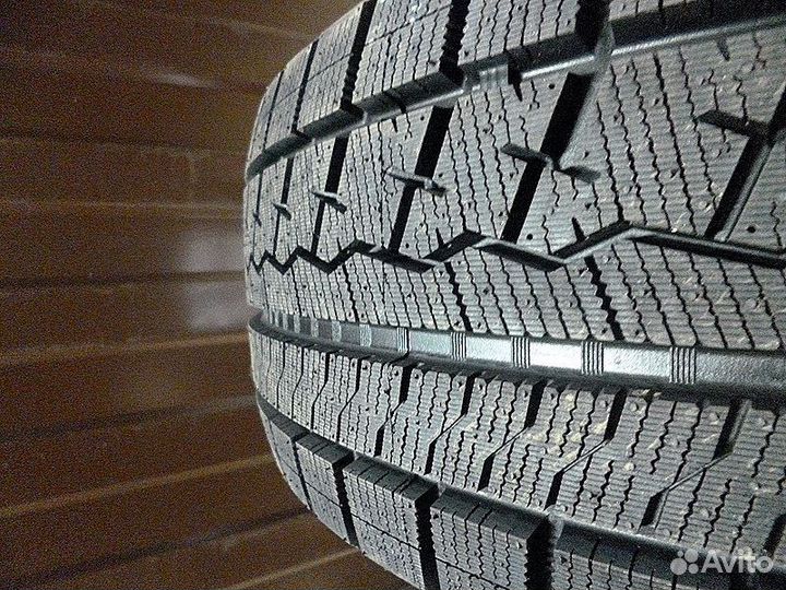 Sailun Ice Blazer Arctic 235/45 R17 94H