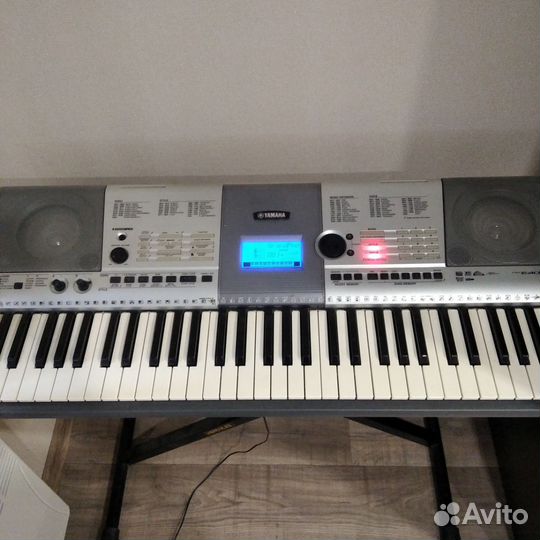 Синтезатор Yamaha PSR E403