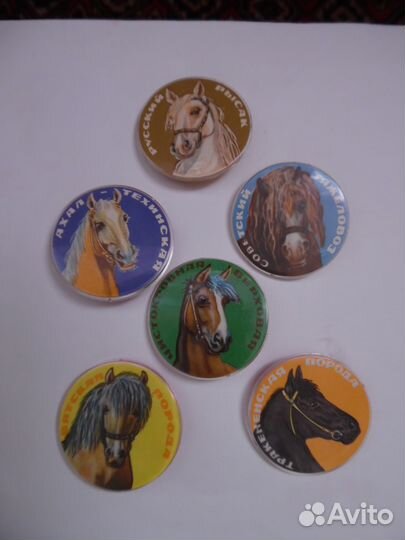 Значки лошади