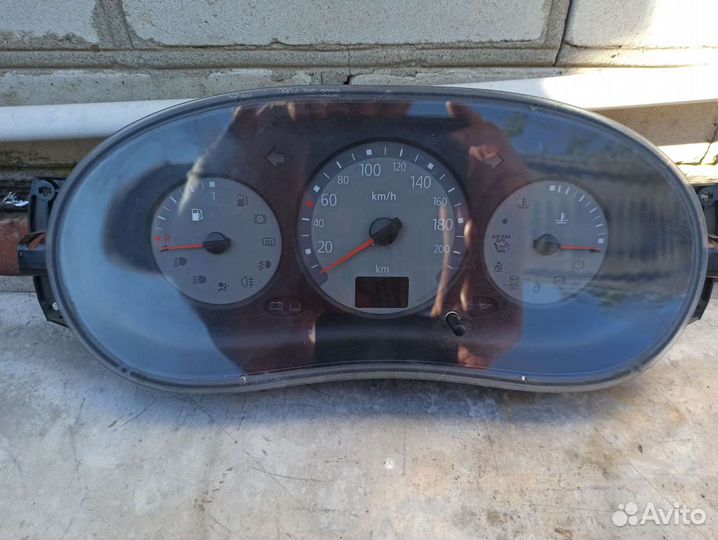 Щиток приборов на Рено Симбол