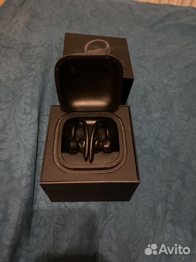 Беспроводные наушники apple