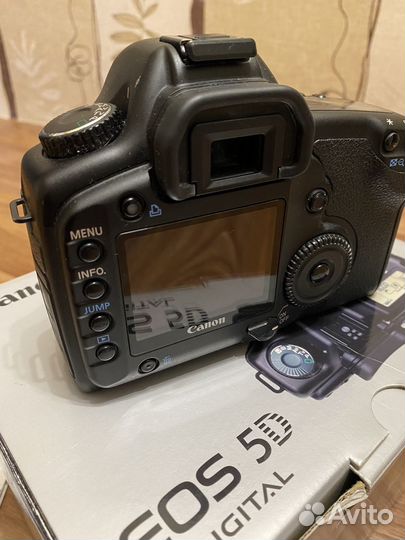Зеркальный фотоаппарат canon 5D