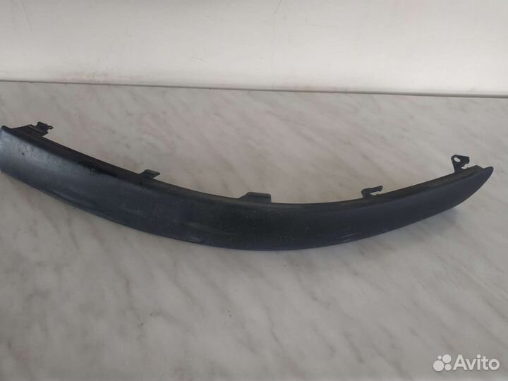 Молдинг на Фольксваген Пассат б5+, левый