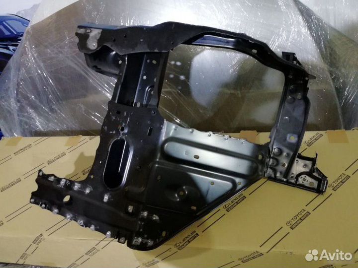 Суппорт фары левый Toyota Land Cruiser 200