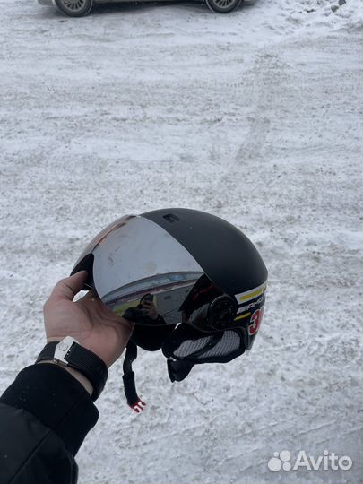 Горнолыжный шлем с визором