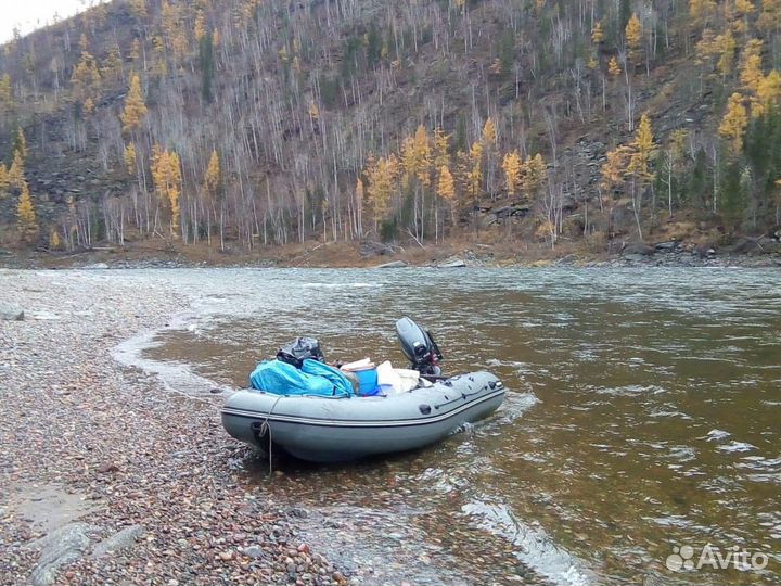 Лодка с мотором