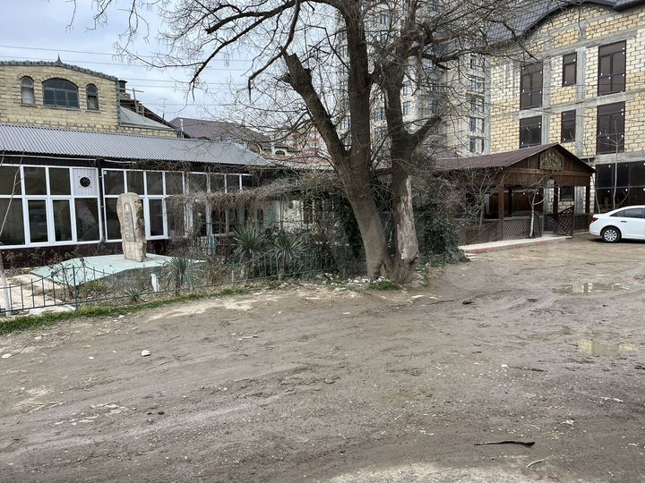 Здание 700 м²