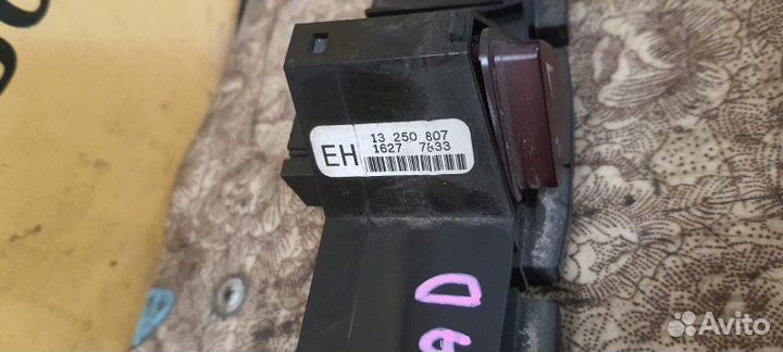 Кнопка аварийной сигнализации Opel Corsa D 1.4L