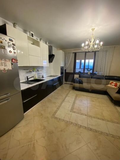 3-к. квартира, 91 м², 5/18 эт.