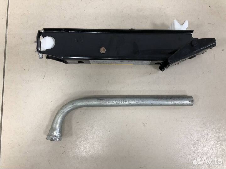 Домкрат Volkswagen Polo Sed RUS 2011