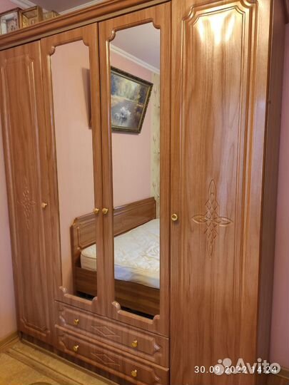Спальный гарнитур бу
