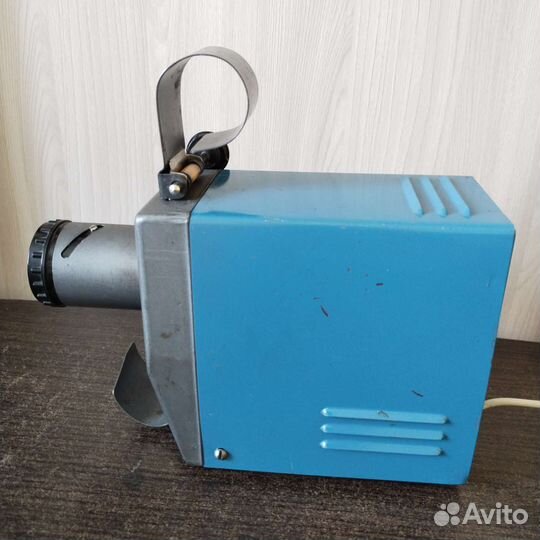 Фильмоскоп с диафильмами из СССР