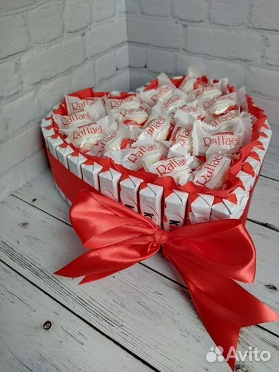 Сладкий букет из киндеров и Раффаэлло