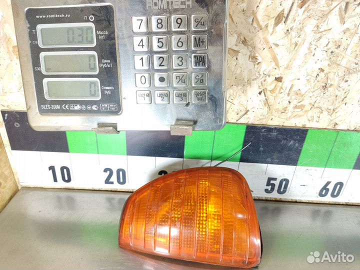 Поворотник левый E 123