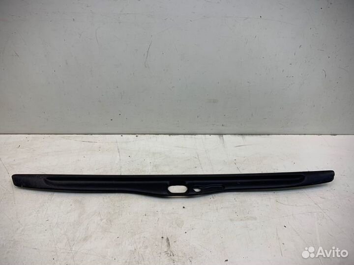 Накладка замка багажника Lexus Lx 3 2007-2020