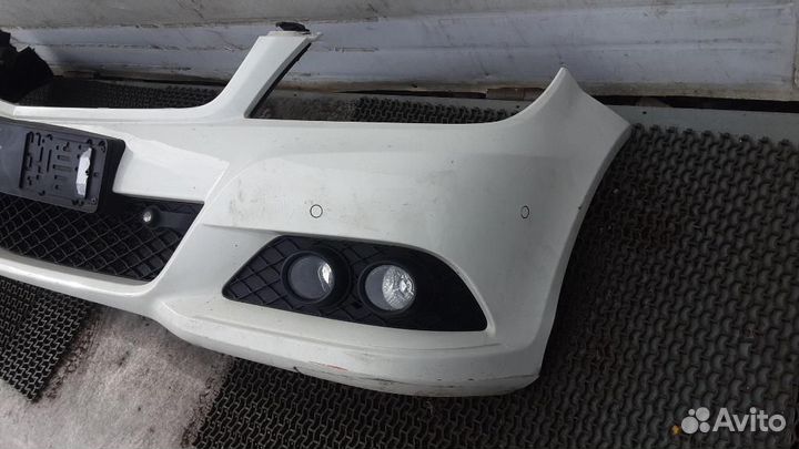 Бампер передний Mercedes-Benz C-Class