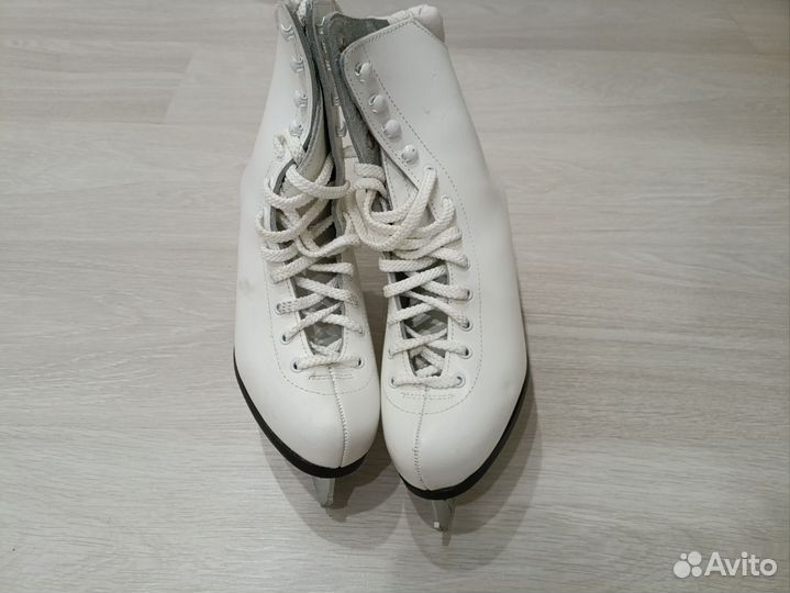 Коньки фигурные 38 размер