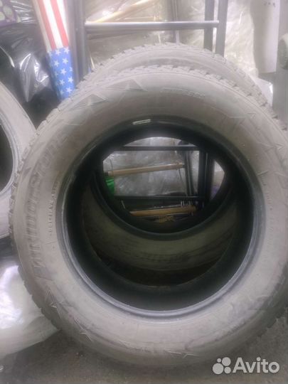 Bridgestone Blizzak DM-V2 235/65 R18