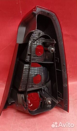 Фонарь задний левый на renault logan 1 рестайлинг
