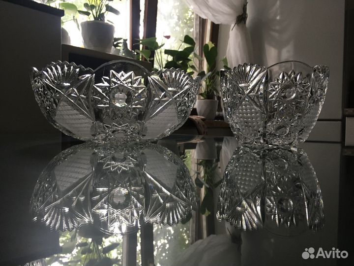 Хрустальные вазы- компаньоны. Много