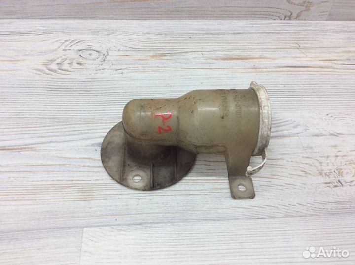 Горловина бачка омывателя Mitsubishi