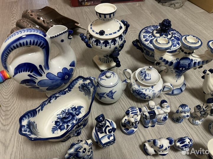 Гжель статуэтки, чайнк, сахарница и тд