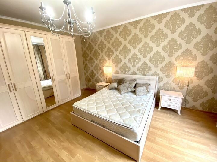 3-к. квартира, 102 м², 1/3 эт.