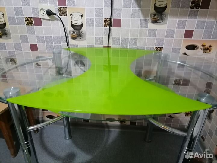 Продам кухонный стол