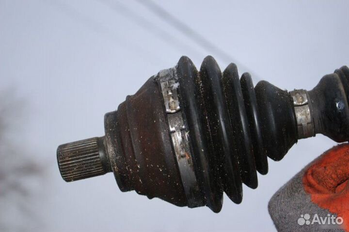 Привод правый Volkswagen Golf 6