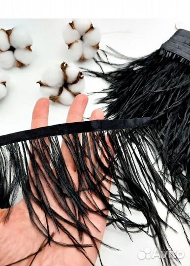 Перья страуса на ленте