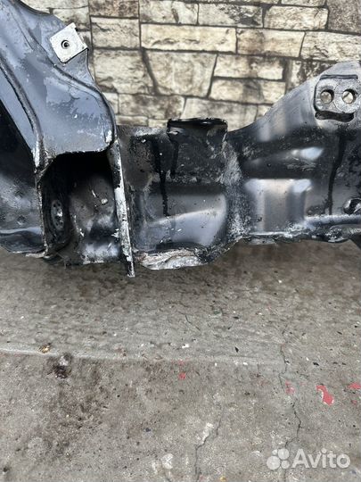 Передний подрамник Mercedes E W212 CLS W218