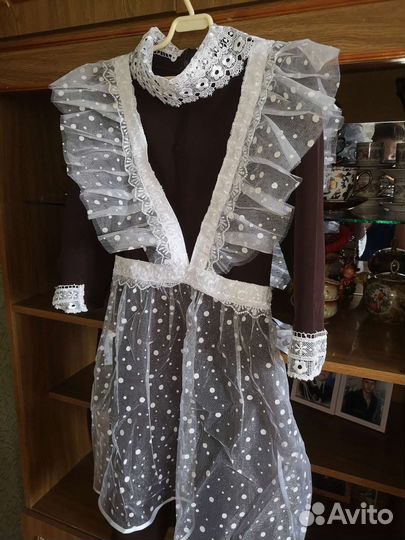 Школьный фартук коричневый