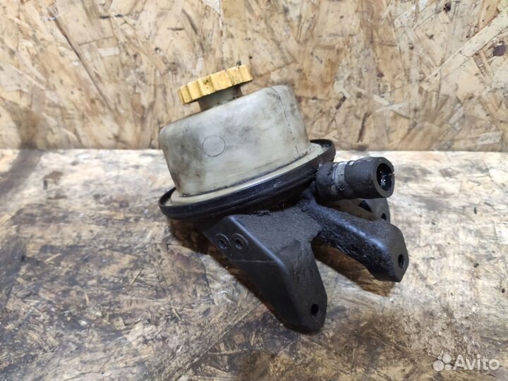 Бачок гур Dodge Caravan 4